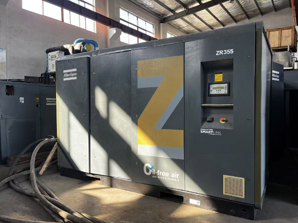 阿特拉斯ZR355无油空压机租赁的优势